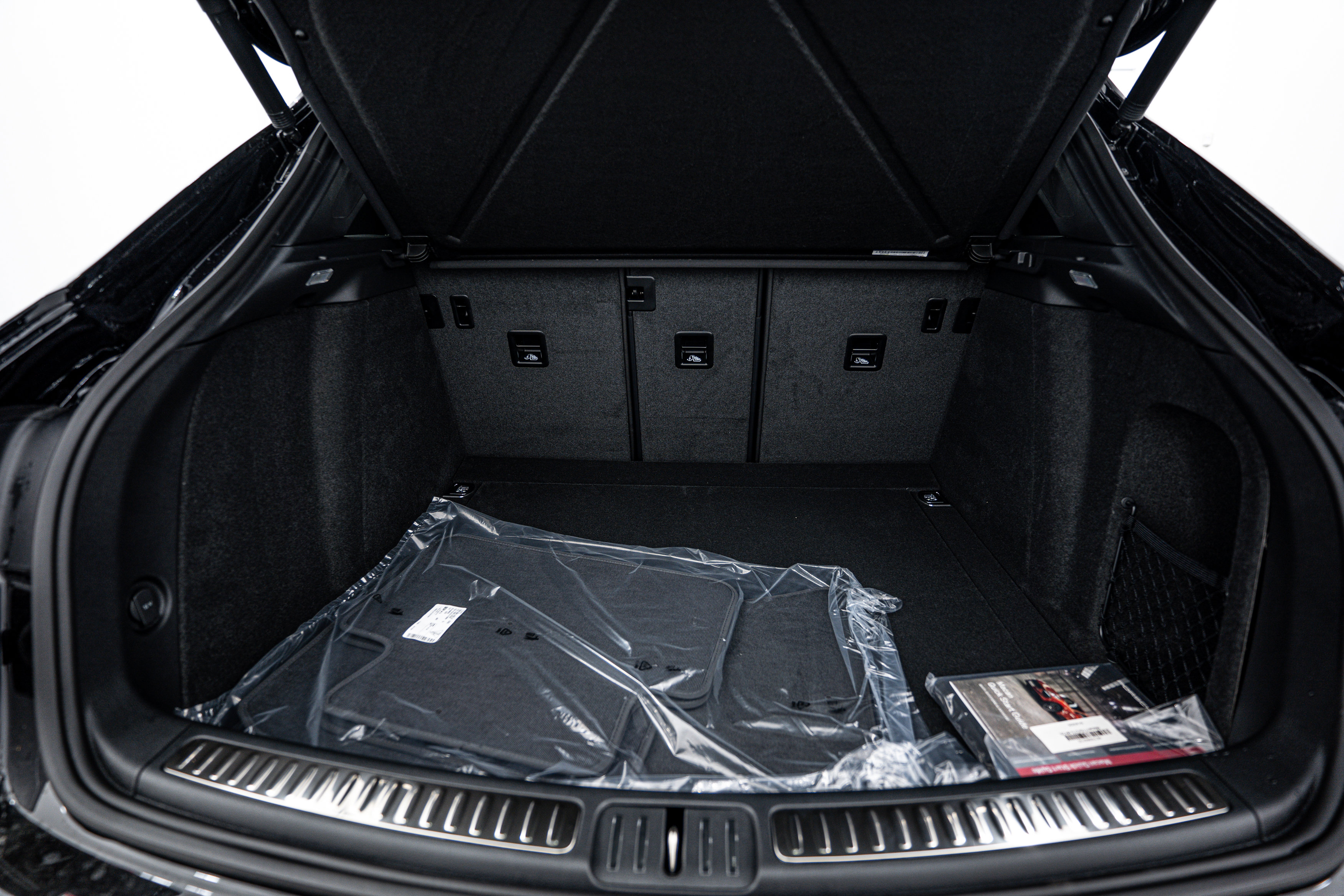 New 2025 Porsche Macan image 24