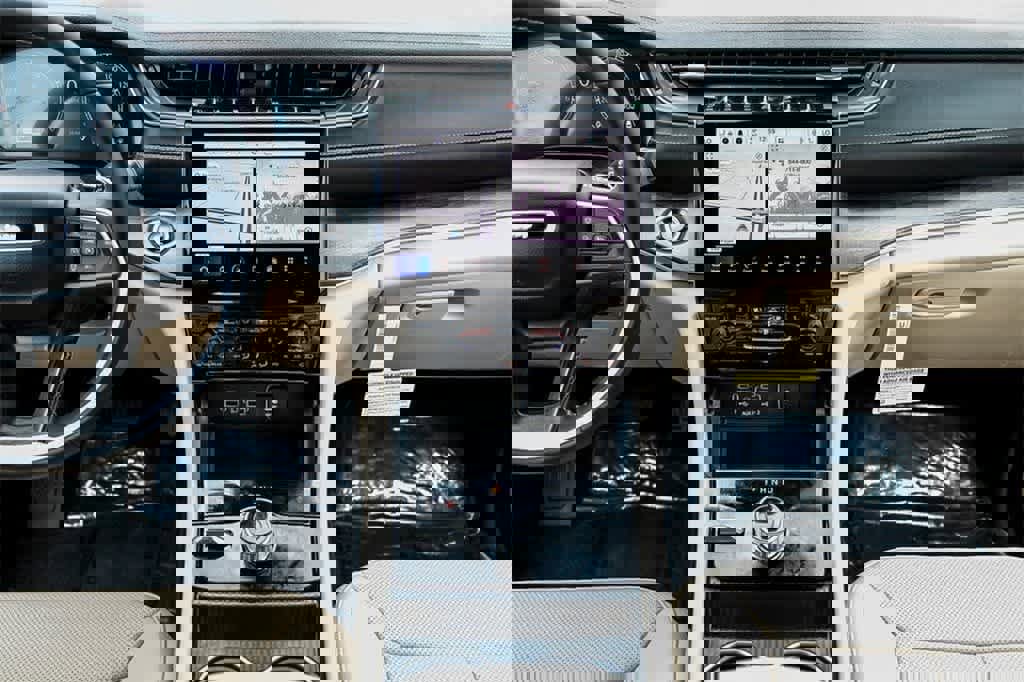 New 2025 Jeep Grand Cherokee Limited w/ Luxury Tech Group II image 13