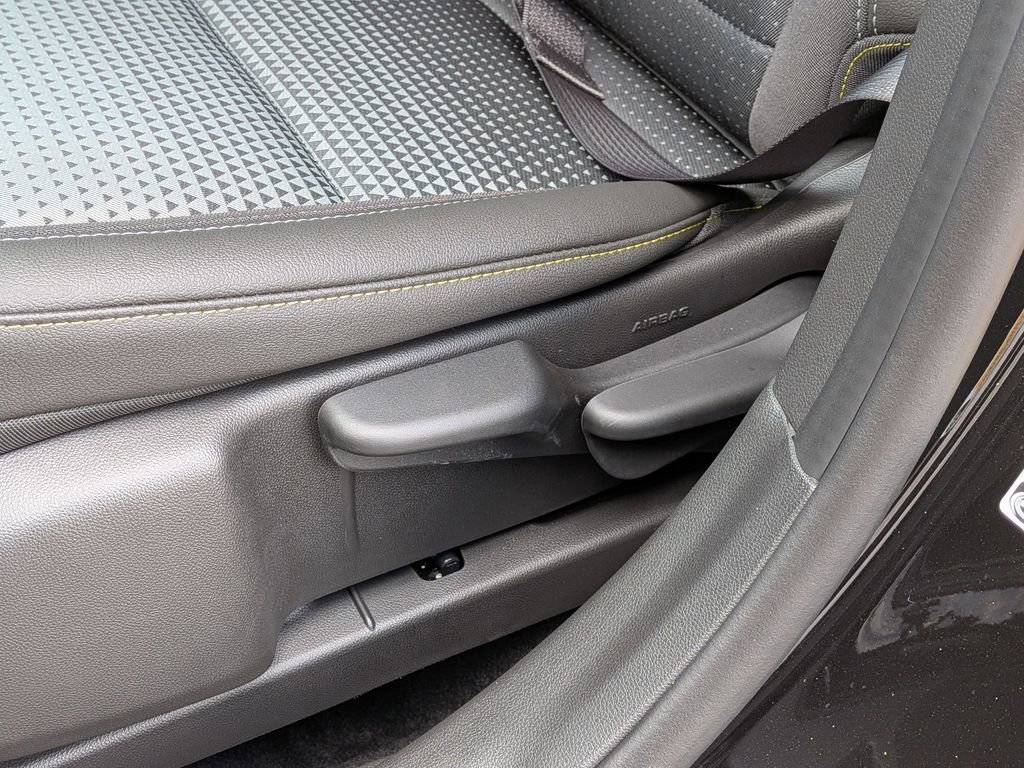 New 2026 Chevrolet Trax LT w/ Sunroof Package image 16
