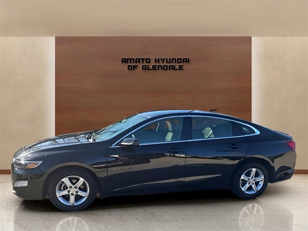 Used 2023 Chevrolet Malibu LT w/ Driver Confidence Package image 3