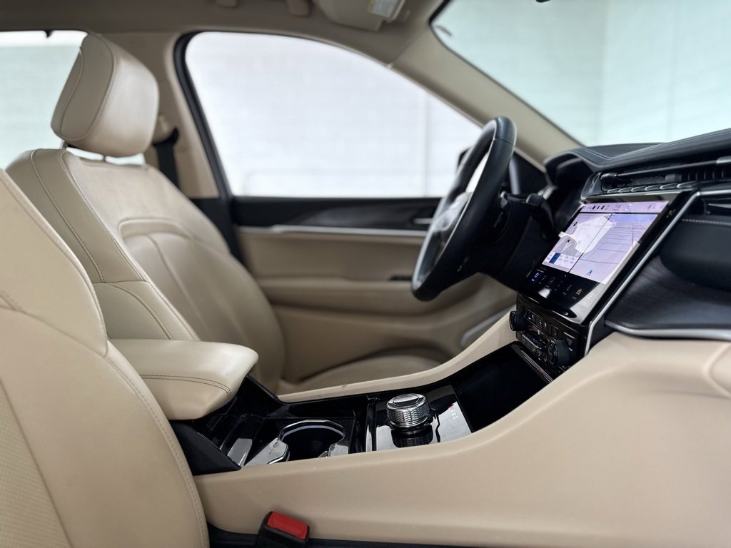 Used 2022 Jeep Grand Cherokee Limited w/ Luxury Tech Group II image 46