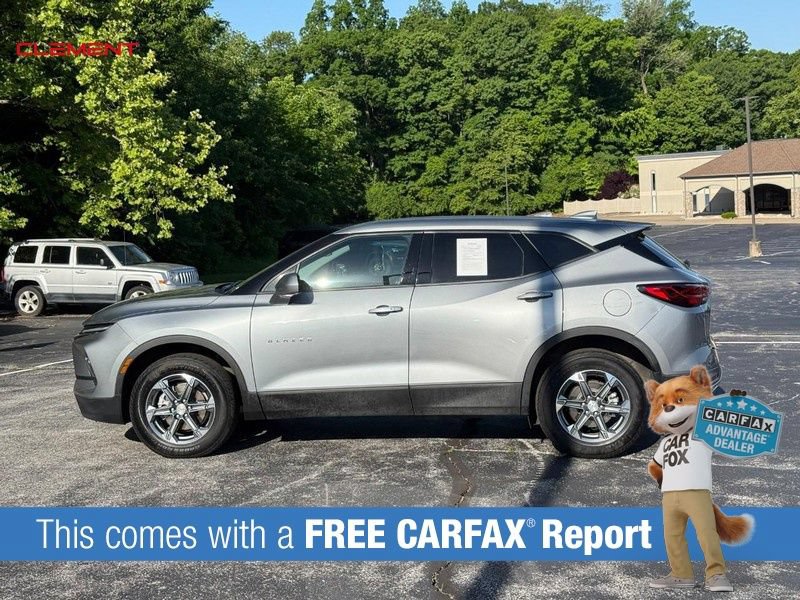 Used 2025 Chevrolet Blazer LT AWD/4WD image 2