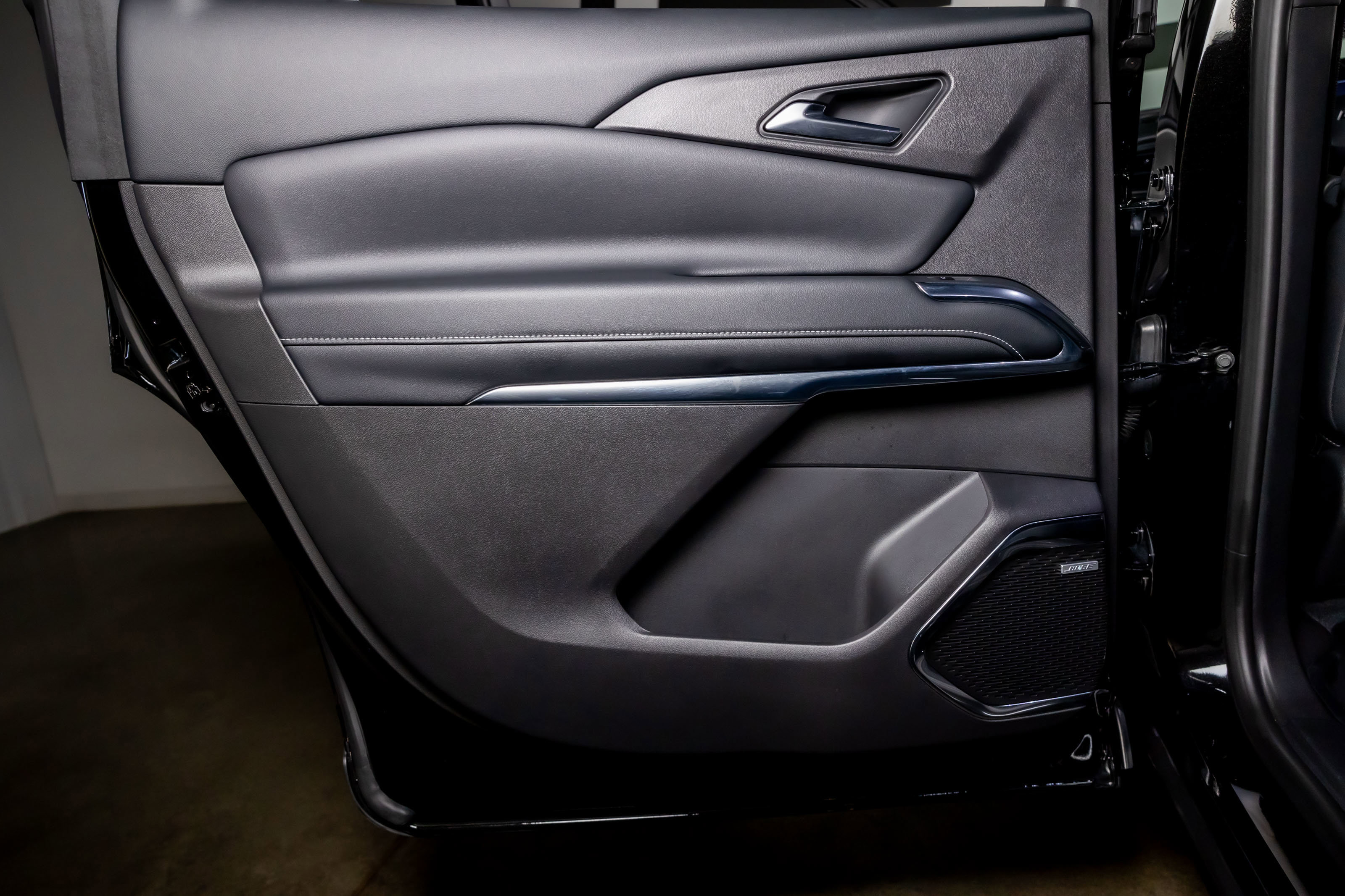 Used 2025 Chevrolet Traverse LT w/ Enhanced Driving Package image 39