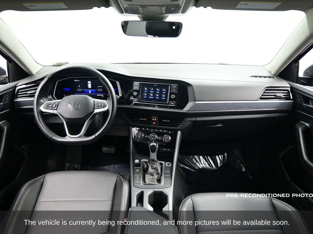 Used 2022 Volkswagen Jetta SE image 28
