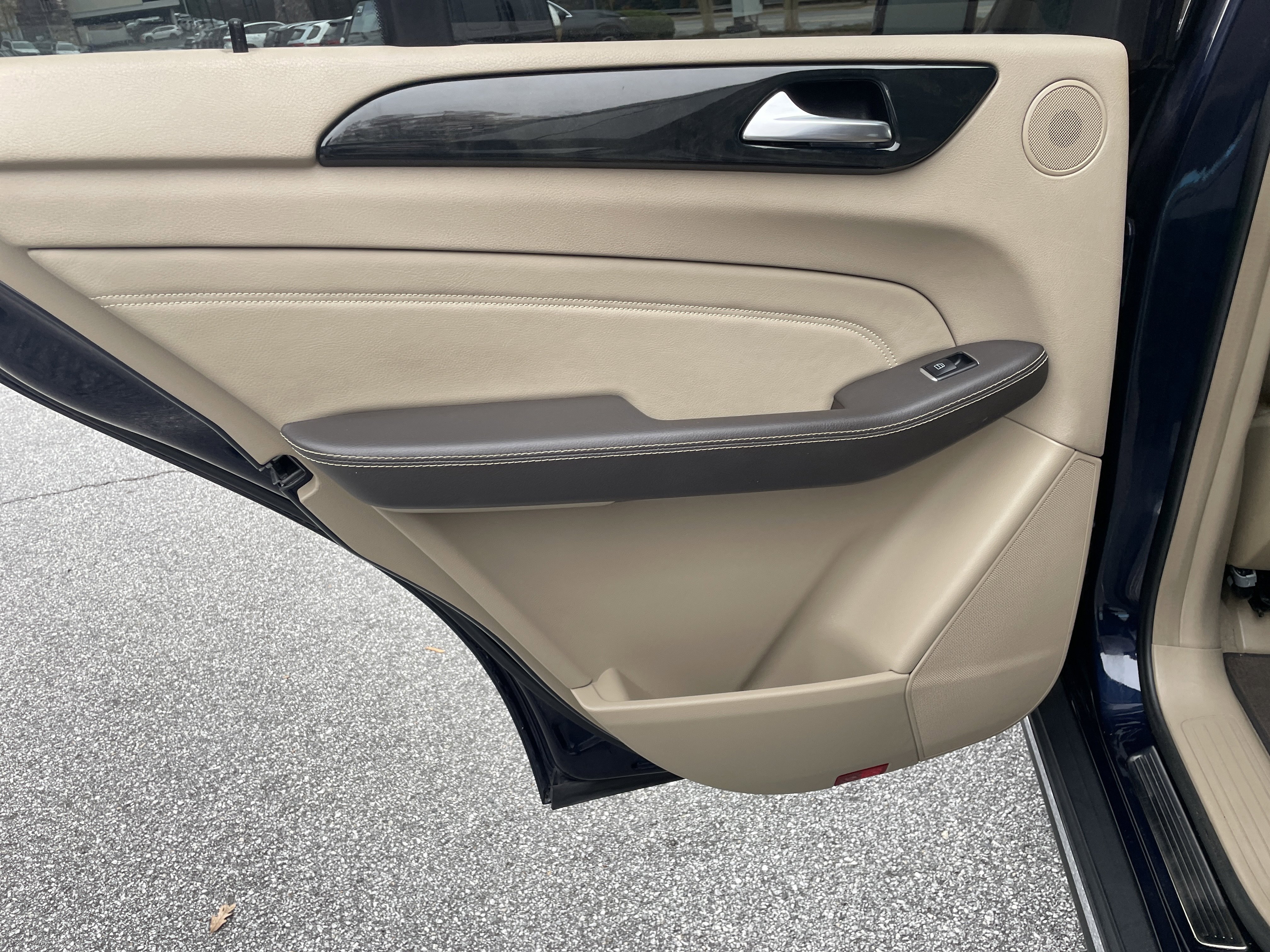 Used 2015 Mercedes-Benz ML 350 4MATIC image 37