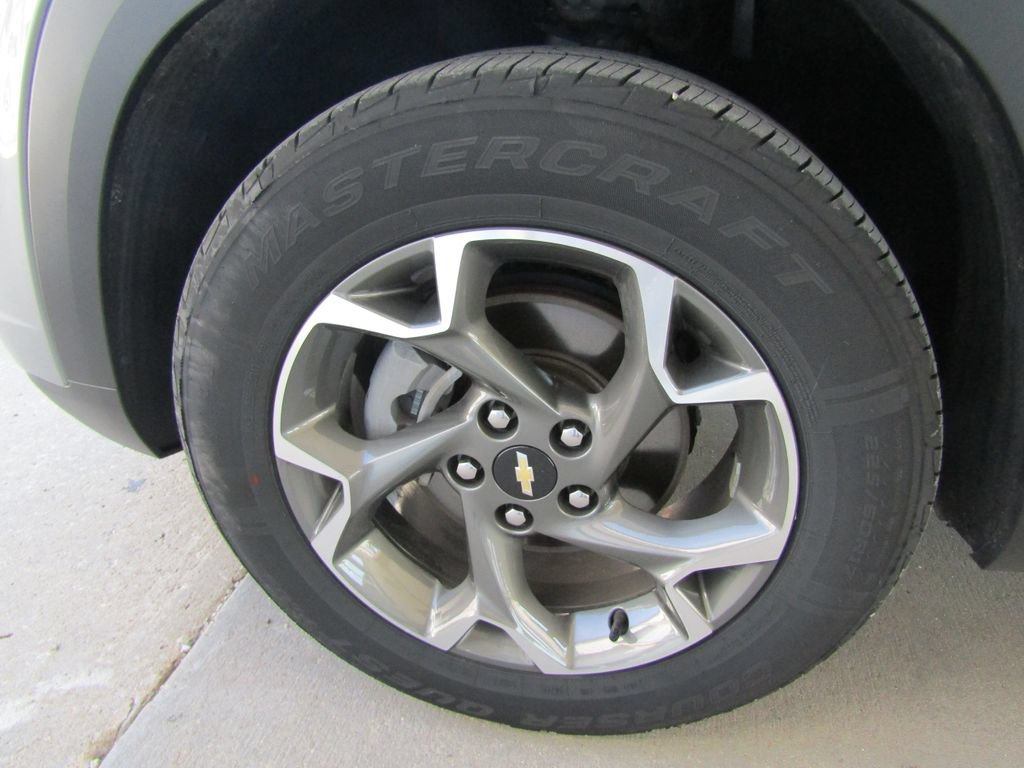 Used 2024 Chevrolet Trax LT FWD image 23