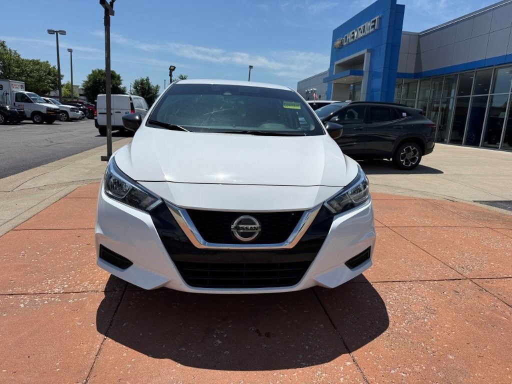 Used 2021 Nissan Versa S FWD image 2
