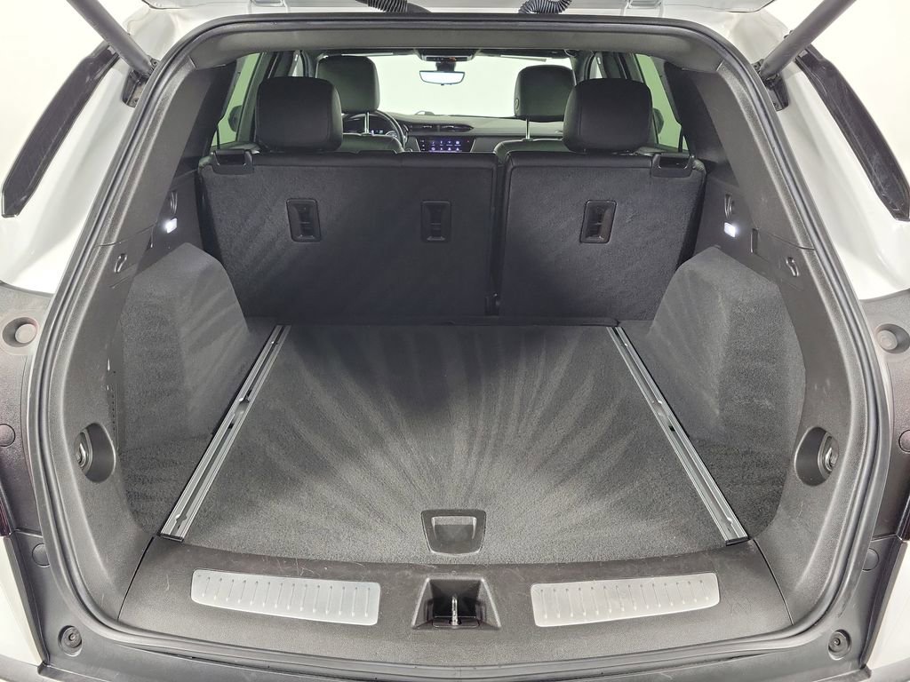 Used 2023 Cadillac XT5 Premium Luxury w/ Technology Package image 8