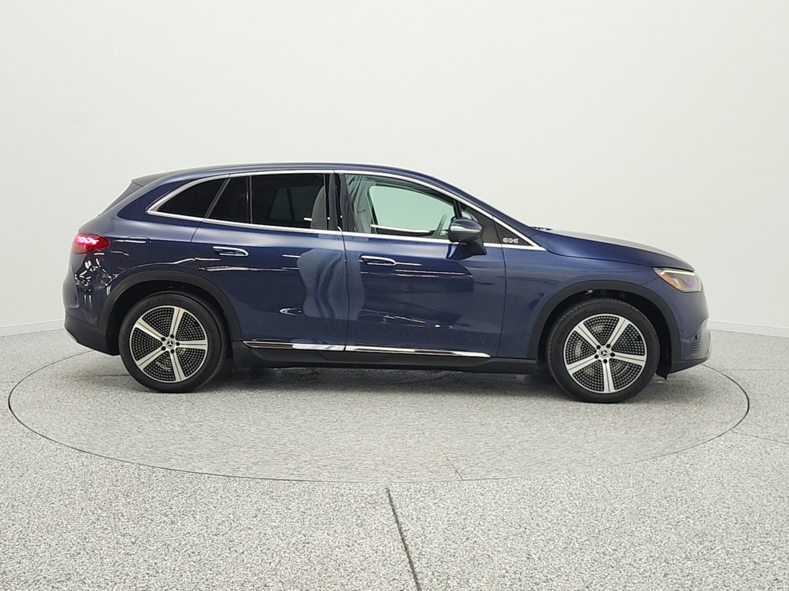 Used 2023 Mercedes-Benz EQE 350+ 4MATIC SUV image 4