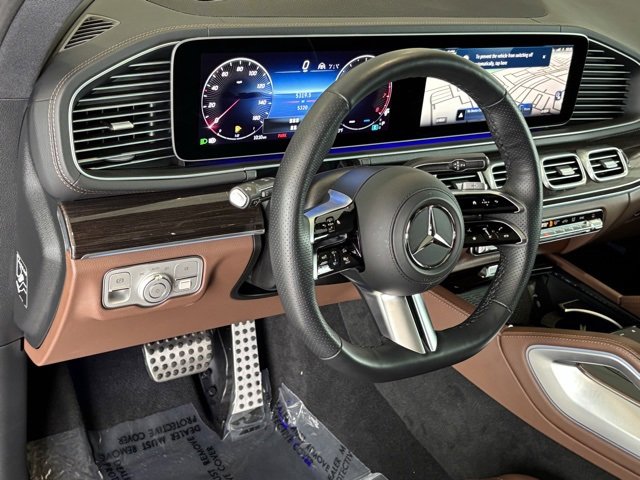 Used 2025 Mercedes-Benz GLS 450 4MATIC image 10