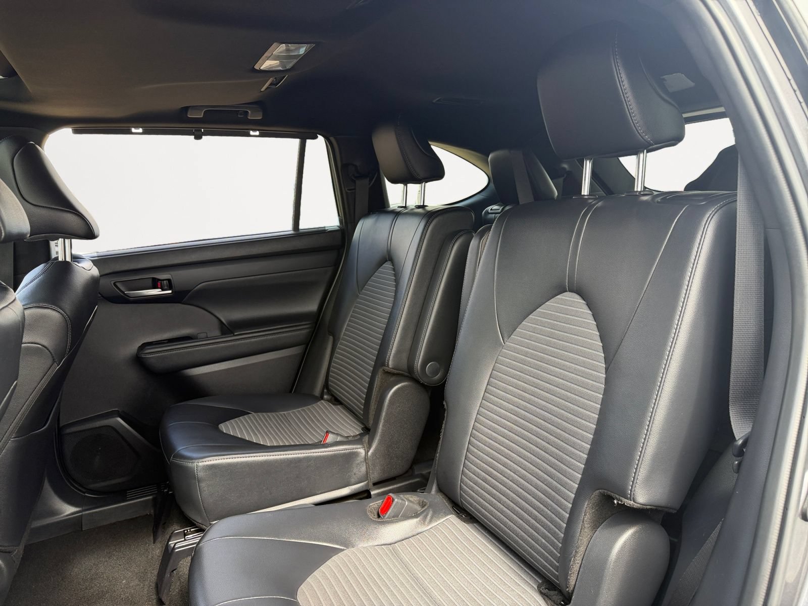 Certified 2025 Toyota Highlander XSE AWD/4WD image 13