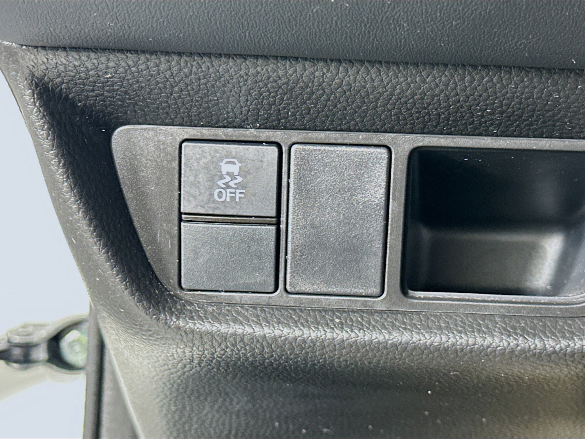 Used 2025 Honda HR-V Sport image 17