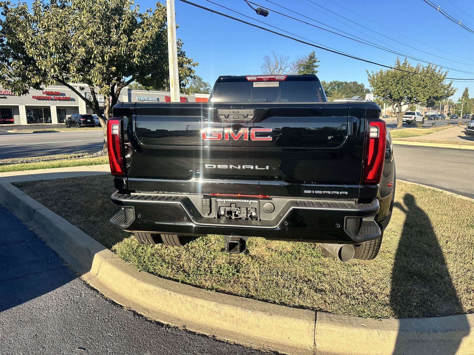 Used 2026 GMC Sierra 3500 Denali w/ Denali Reserve Package AWD/4WD image 4