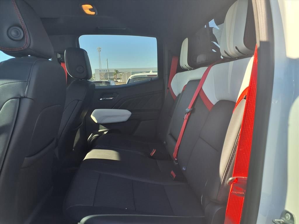 Certified 2025 GMC Canyon AT4 w/ AT4X AEV Edition image 17