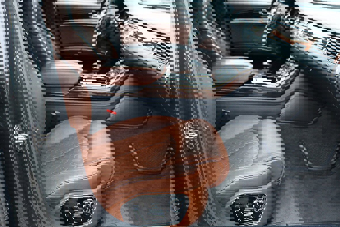 Used 2015 Audi A8 4.0T w/ Luxury Package image 22