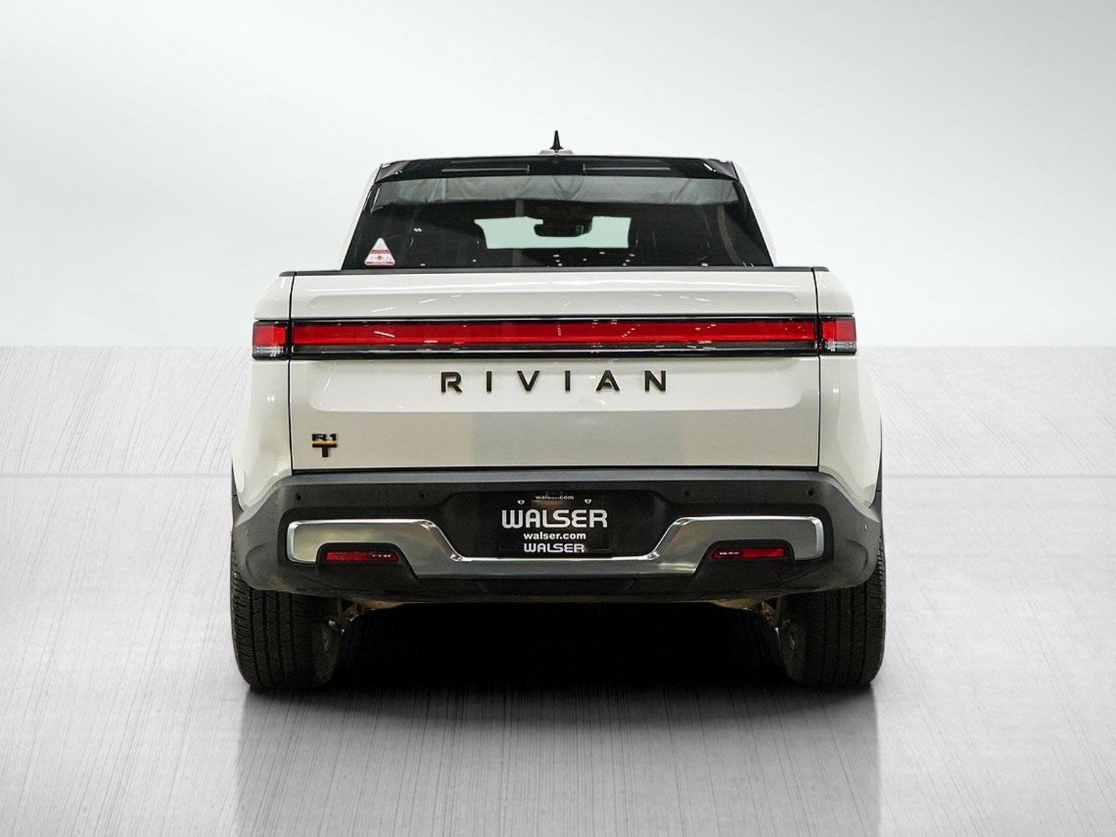 Used 2022 Rivian R1T Adventure AWD/4WD image 4