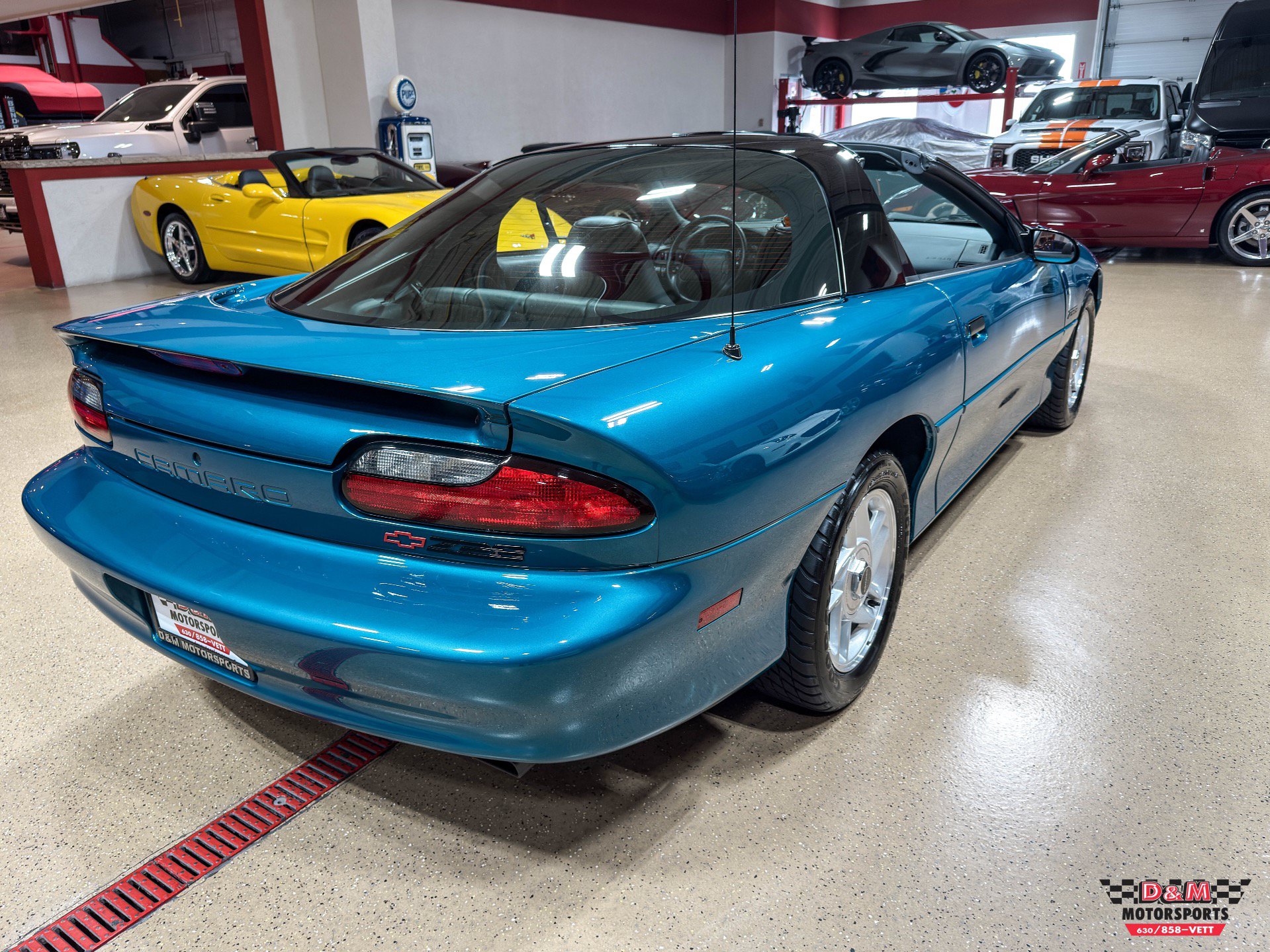 Used 1995 Chevrolet Camaro Z28 RWD image 44