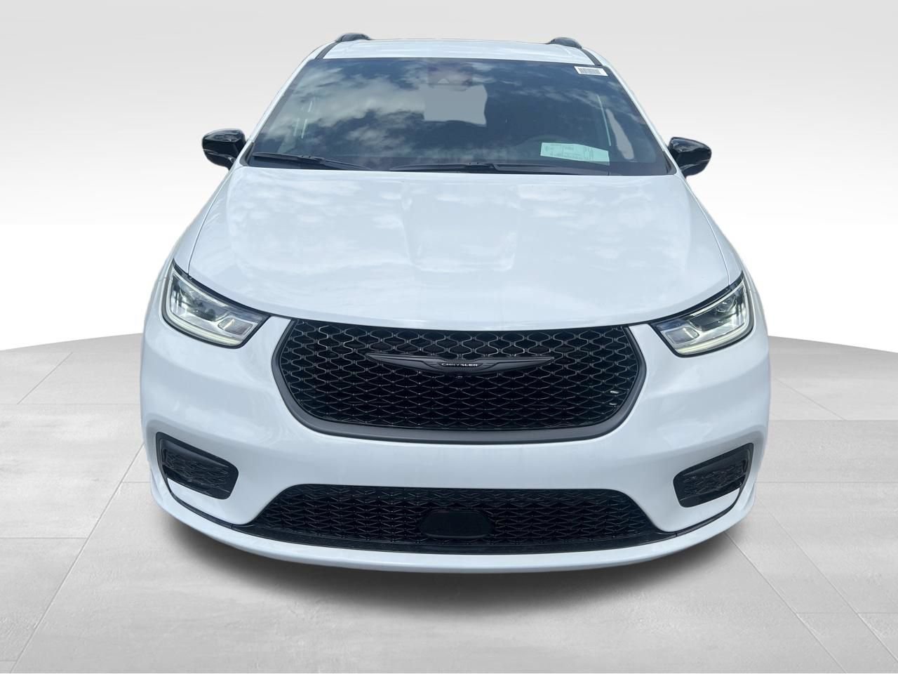 New 2026 Chrysler Pacifica Select w/ S Appearance Package FWD image 8
