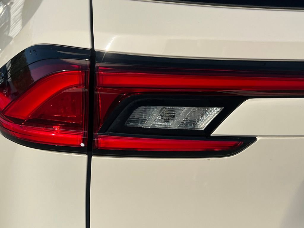 Used 2024 Toyota Grand Highlander XLE image 12