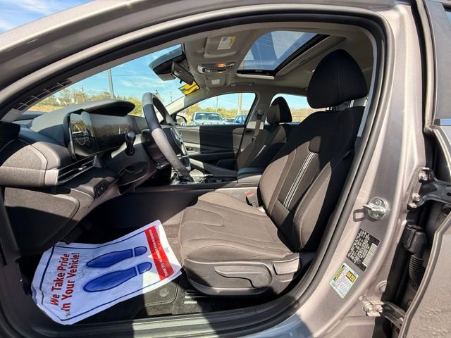 Used 2024 Hyundai Elantra SEL w/ Convenience Package image 14