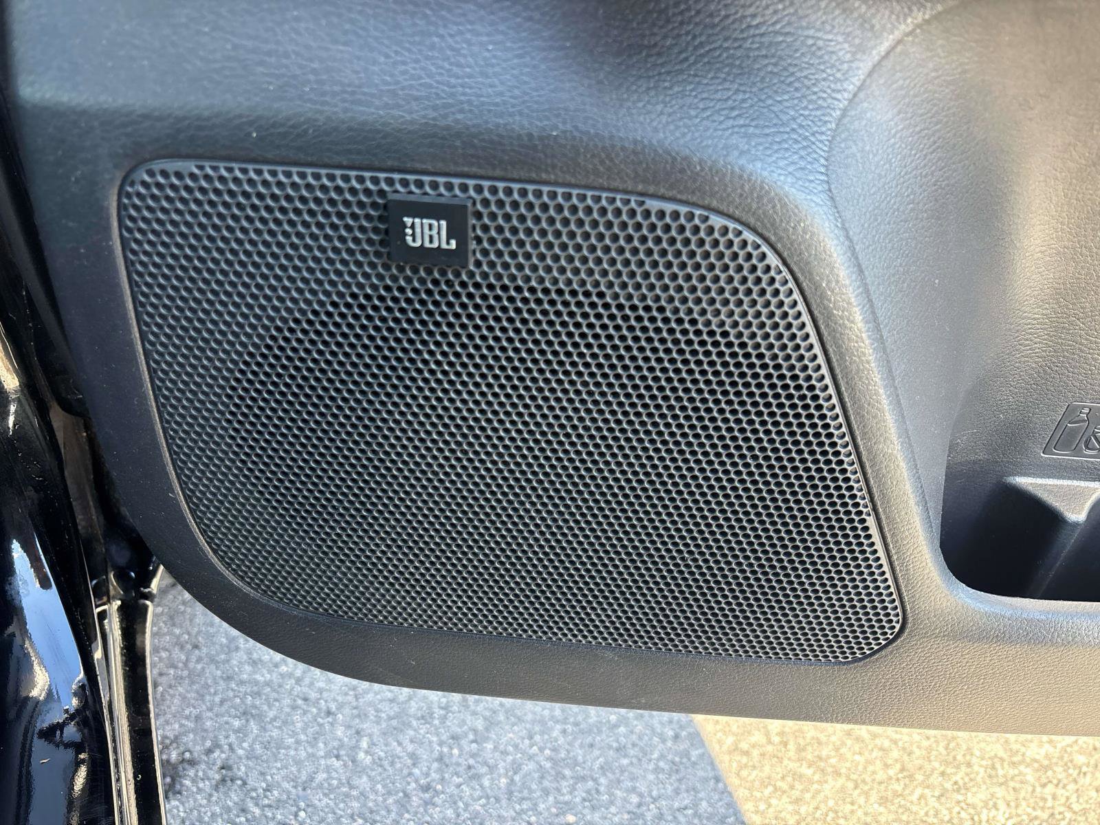 Used 2023 Toyota Tacoma Limited image 15