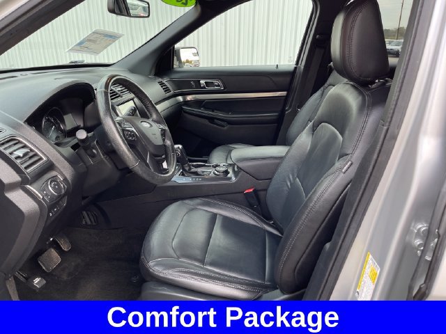 Used 2018 Ford Explorer XLT w/ Equipment Group 202A AWD/4WD image 9