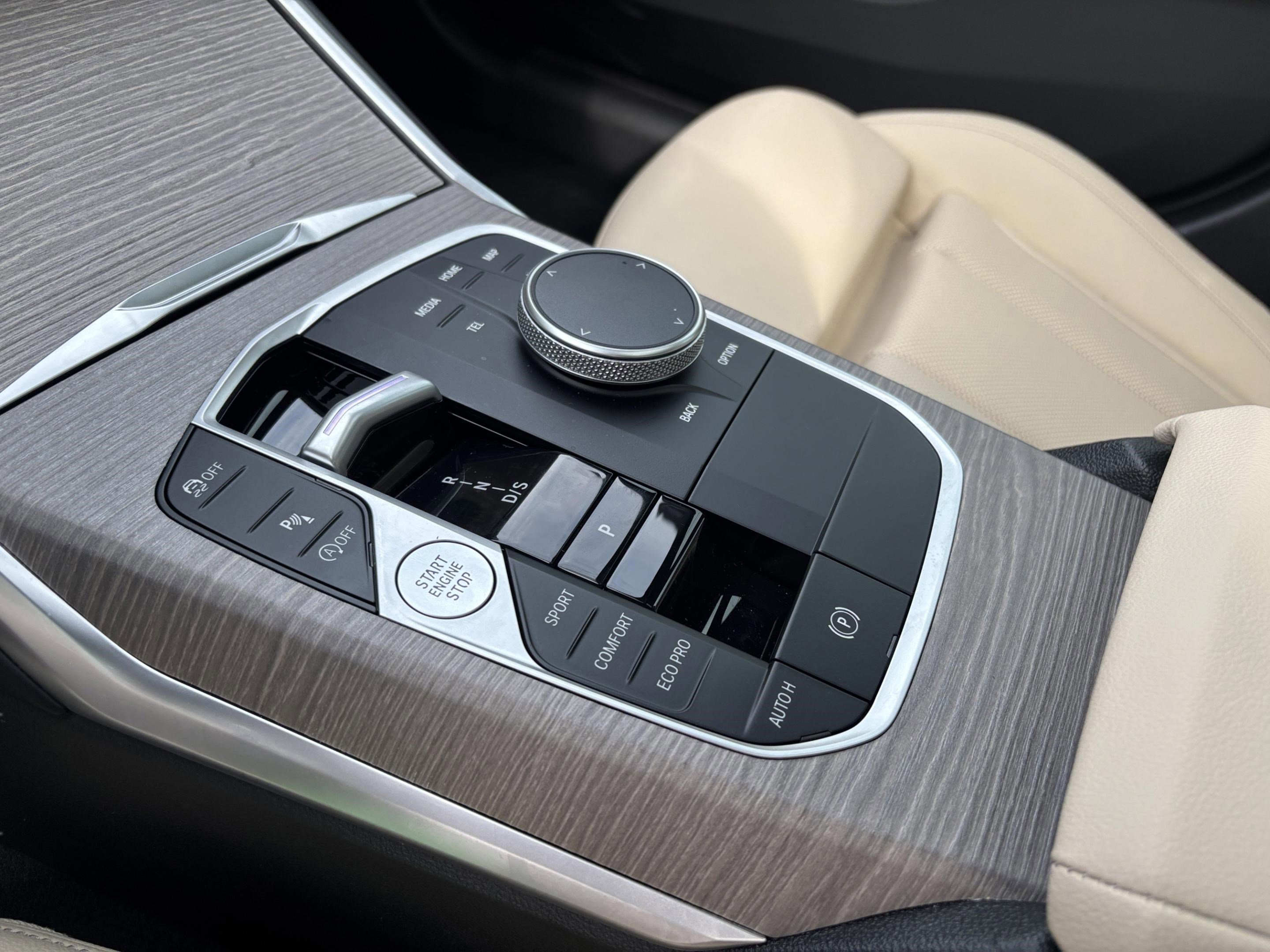 Used 2026 BMW 330i Sedan w/ Premium Package image 10