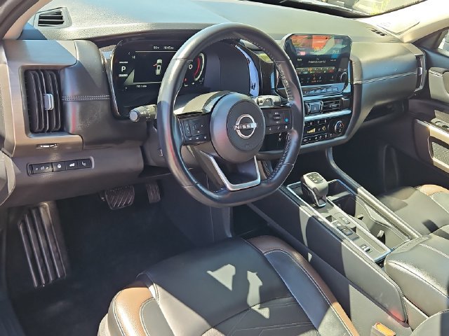Certified 2025 Nissan Pathfinder Platinum w/ Cargo Package FWD image 11