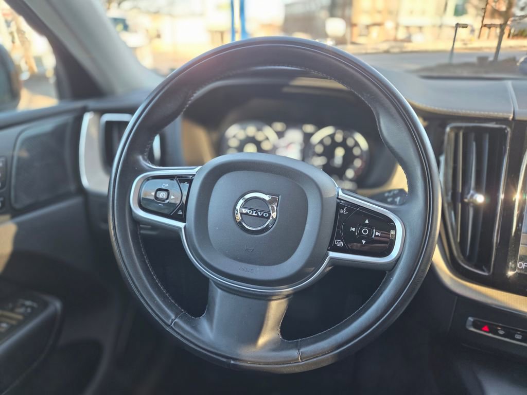 Used 2021 Volvo XC60 T5 Inscription image 19