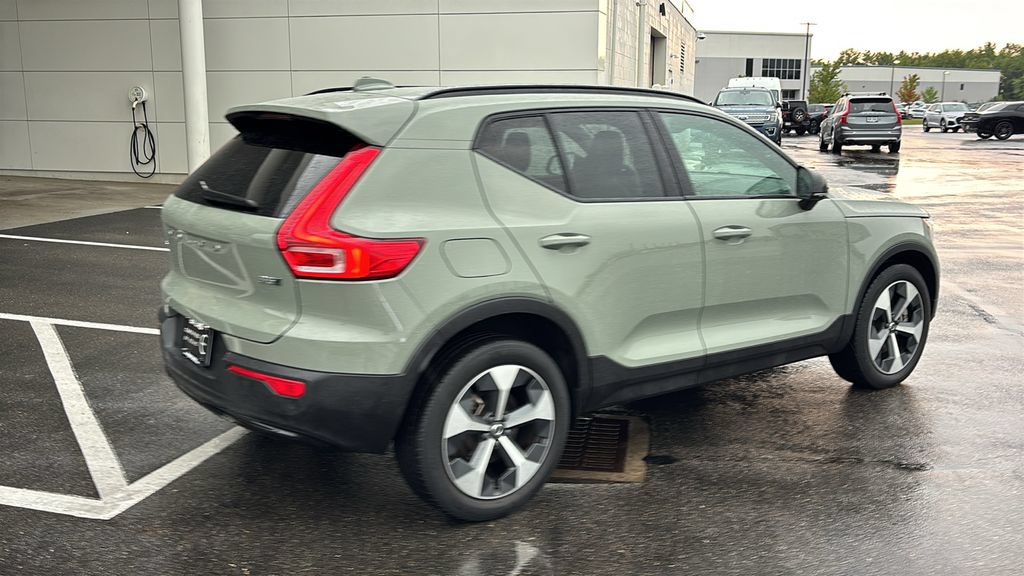 Used 2023 Volvo XC40 B5 Plus w/ Climate Package AWD/4WD image 29