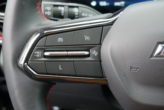 Used 2025 Chevrolet Equinox RS w/ Safety and Technology Package image 18