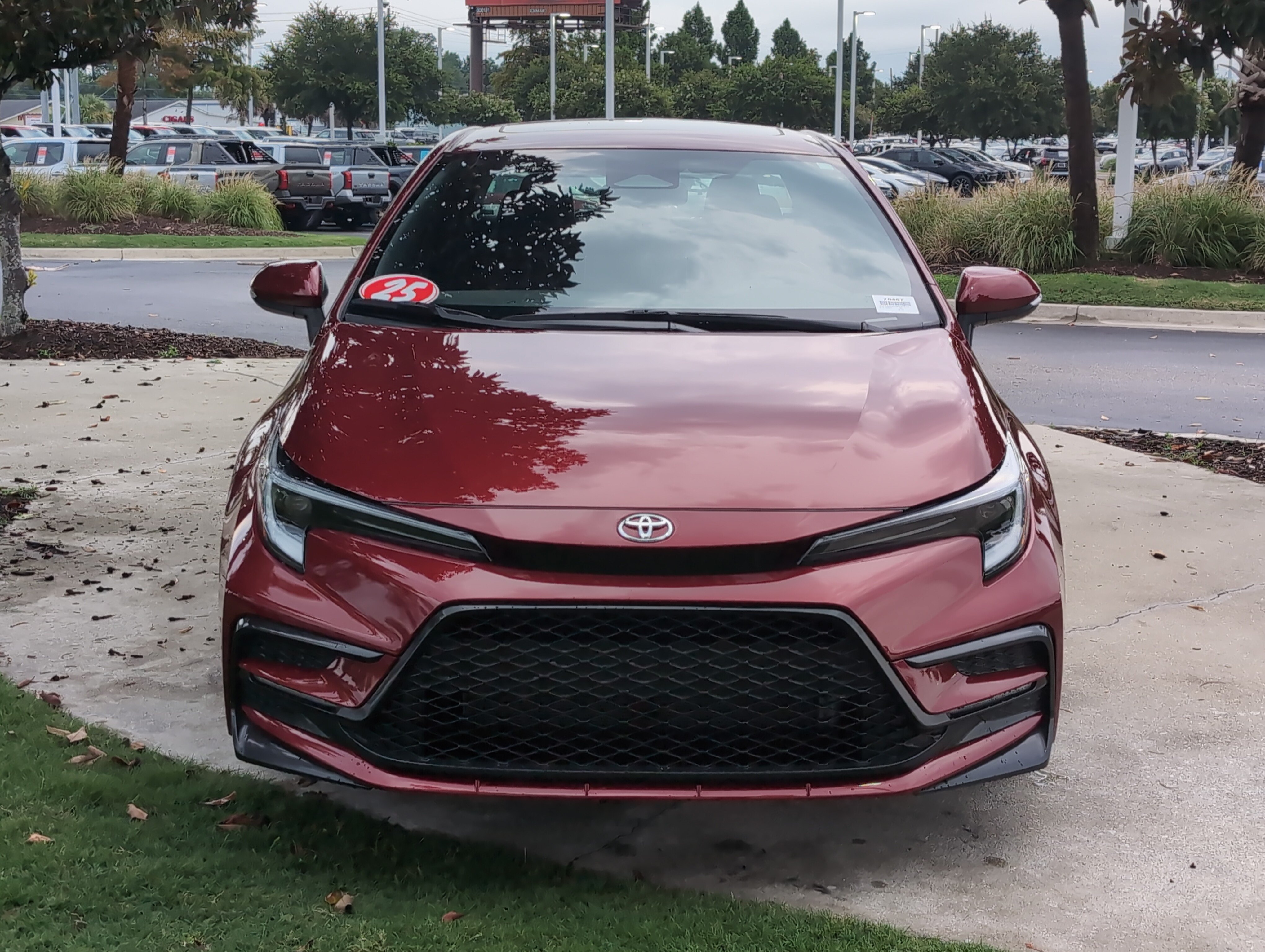 Certified 2025 Toyota Corolla SE w/ SE Premium Package FWD image 3