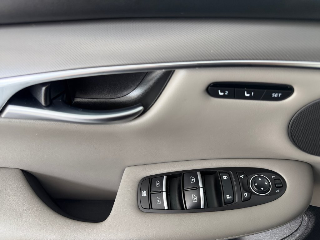 Used 2023 INFINITI QX50 Luxe FWD image 10