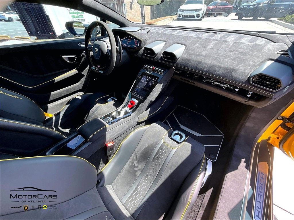 Used 2023 Lamborghini Huracan Sterrato image 13