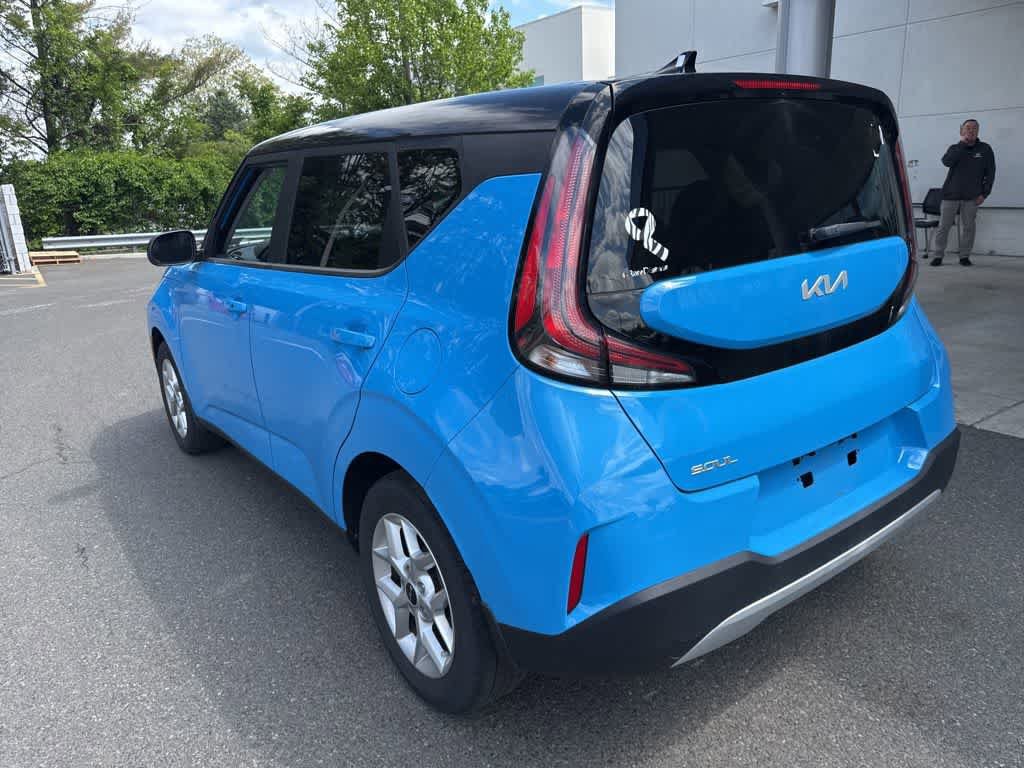 Used 2024 Kia Soul S FWD video 2