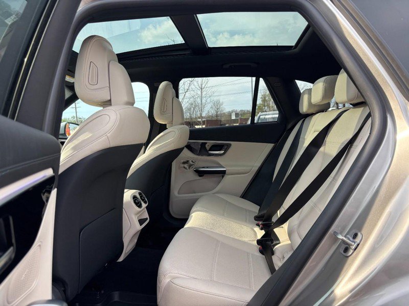 Used 2023 Mercedes-Benz GLC 300 4MATIC image 10