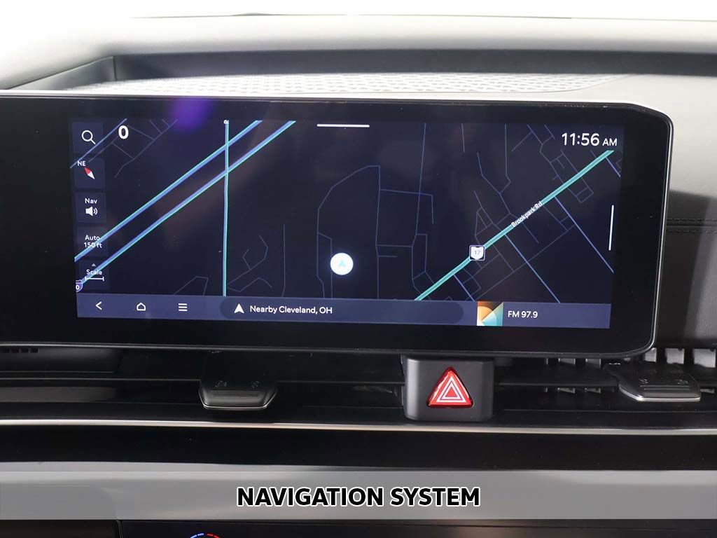 Used 2025 Kia Carnival FWD image 3