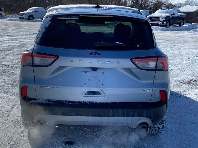 Used 2022 Ford Escape Titanium image 4