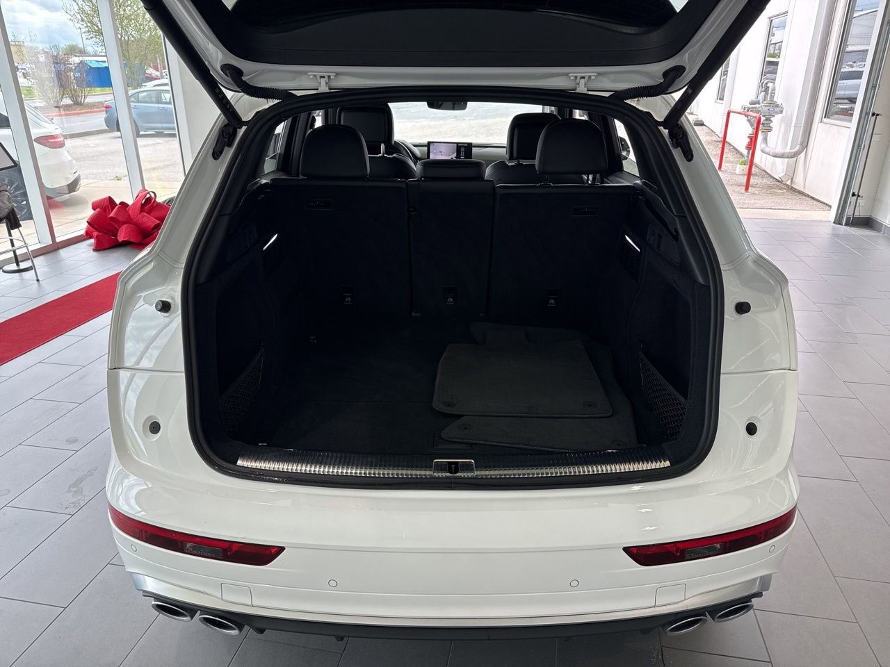 Used 2024 Audi SQ5 Premium image 9