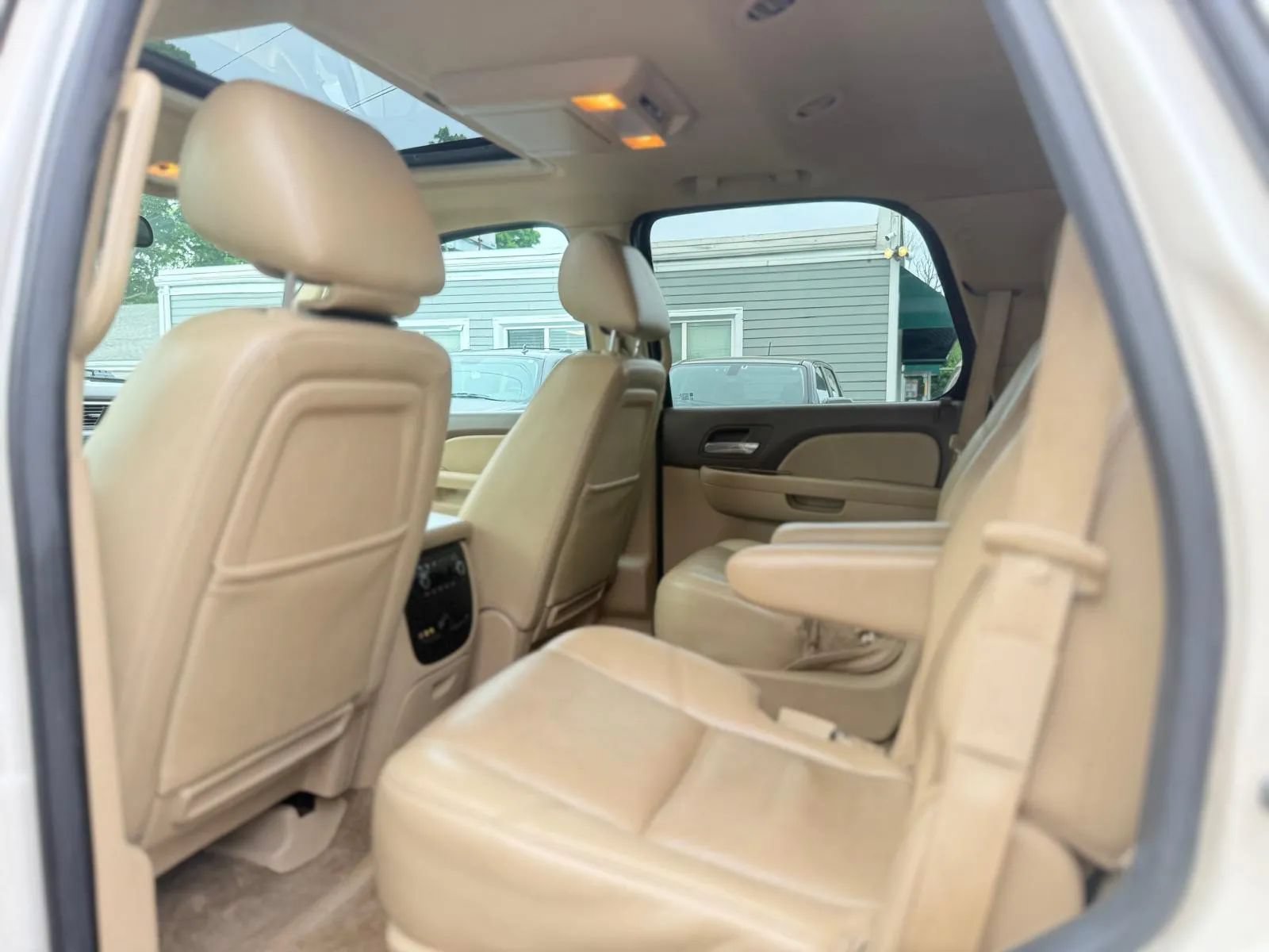 Used 2013 Chevrolet Tahoe LTZ AWD/4WD image 11