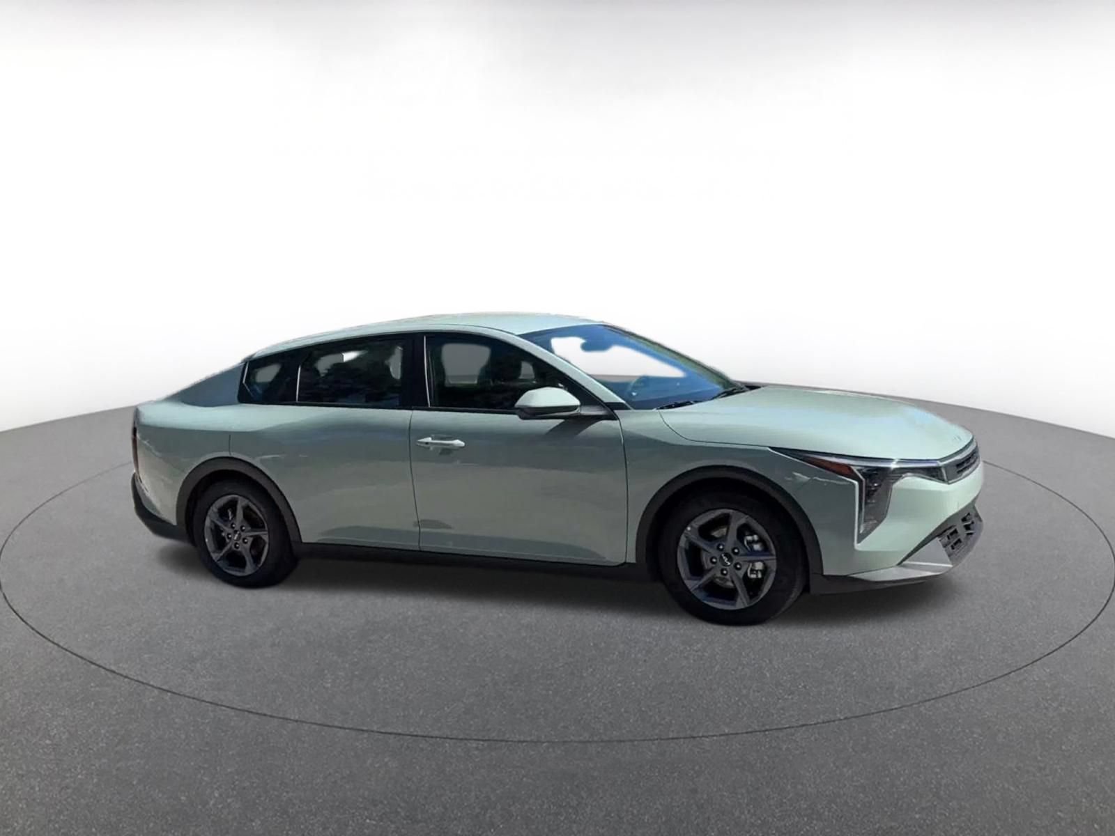 Used 2026 Kia K4 FWD image 2