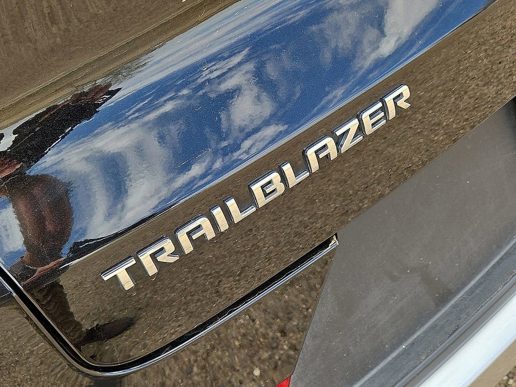 Used 2025 Chevrolet TrailBlazer LT image 11