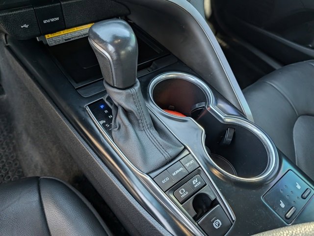 Used 2020 Toyota Camry XLE image 11