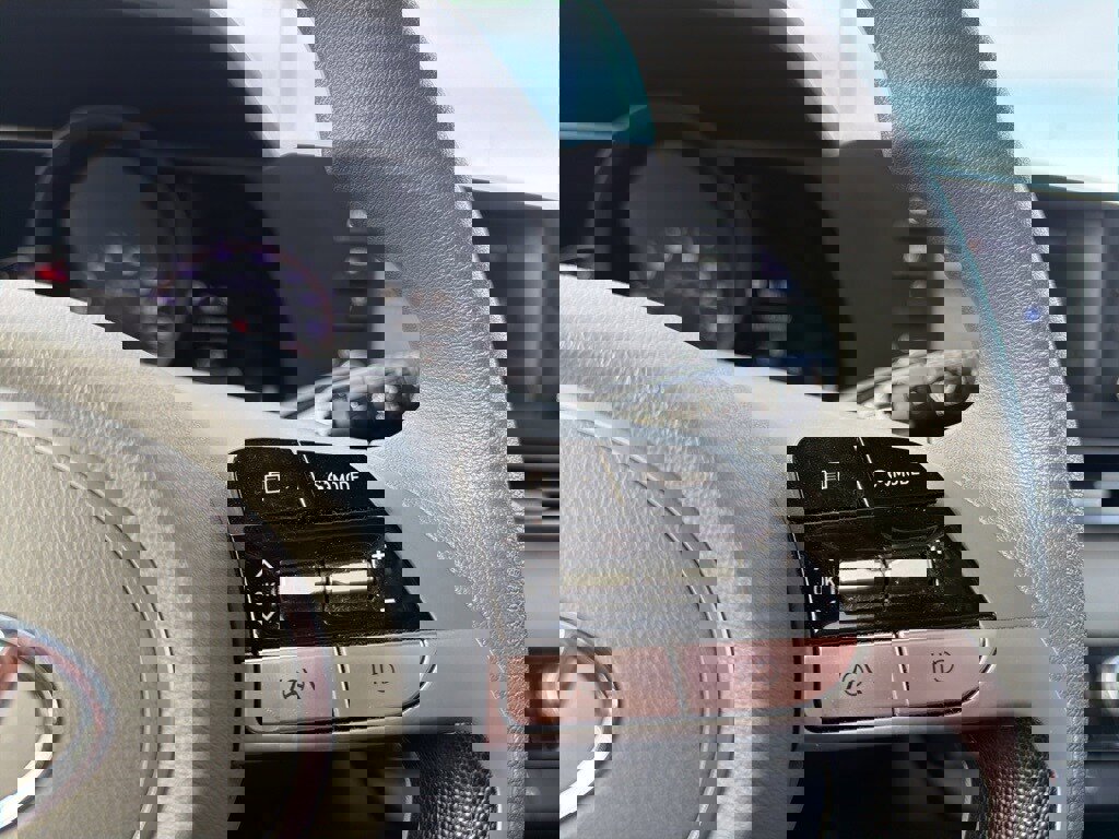 Certified 2023 Hyundai Elantra SEL image 31