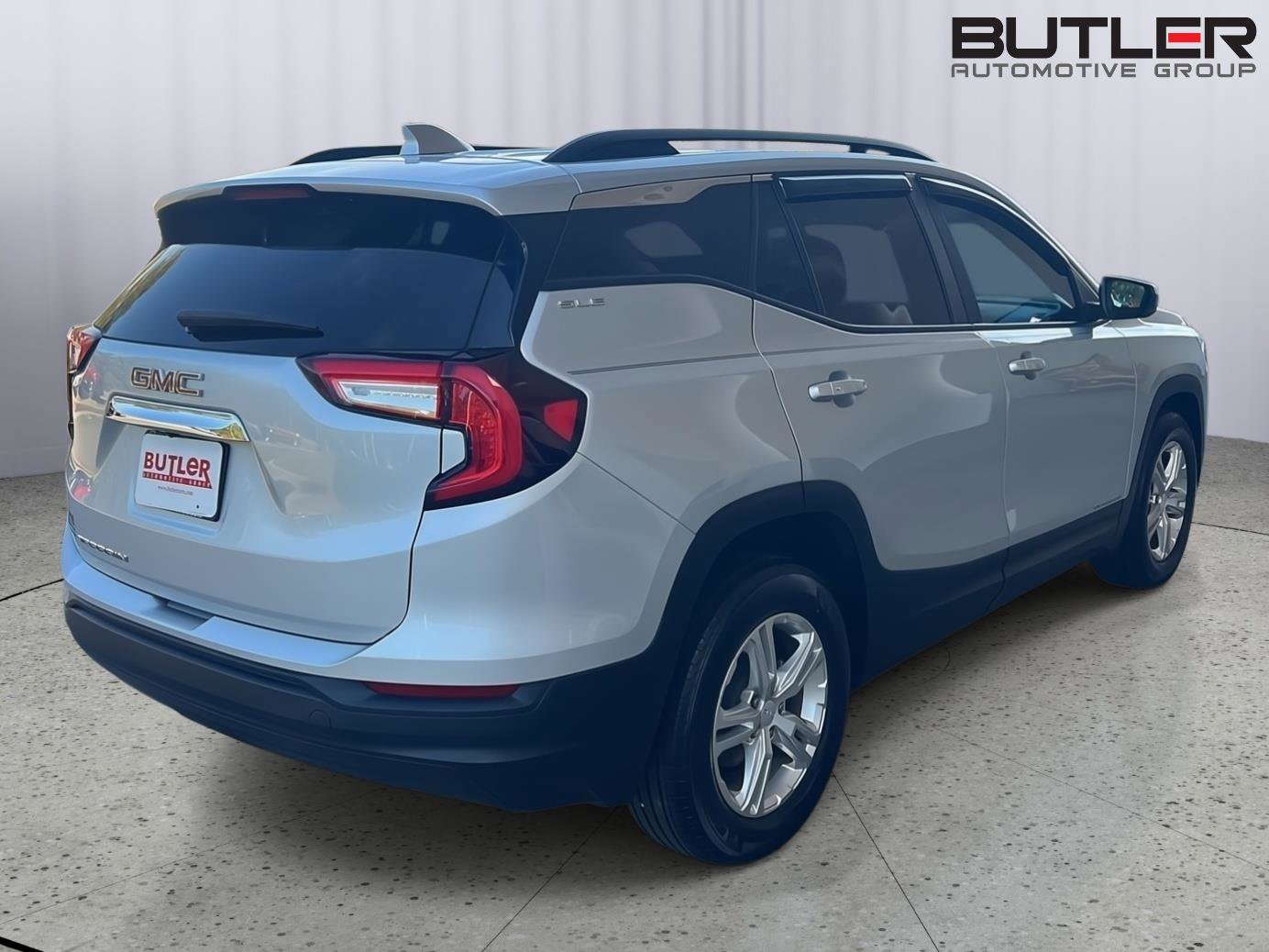 Used 2022 GMC Terrain SLE w/ Driver Convenience Package FWD image 6