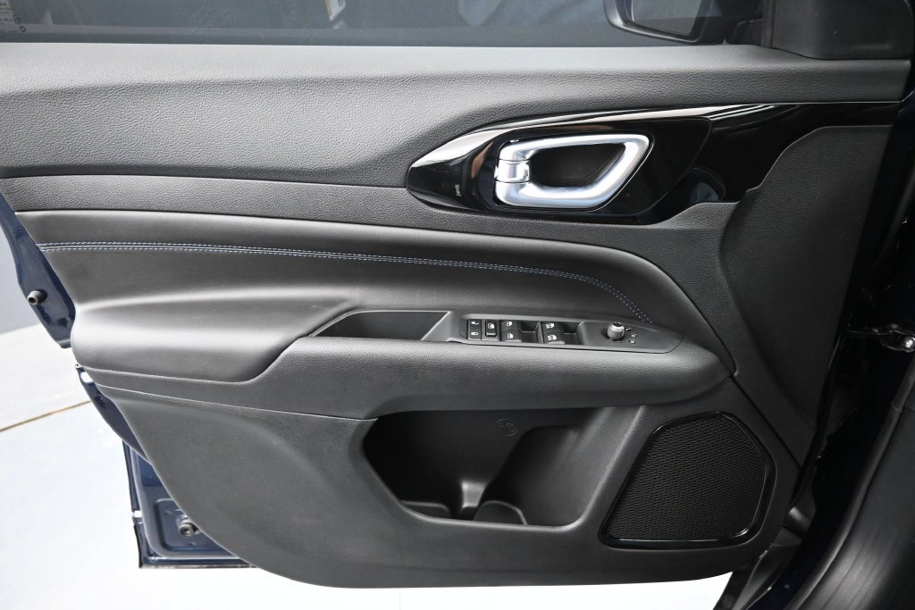 New 2026 Jeep Compass Latitude AWD/4WD image 19