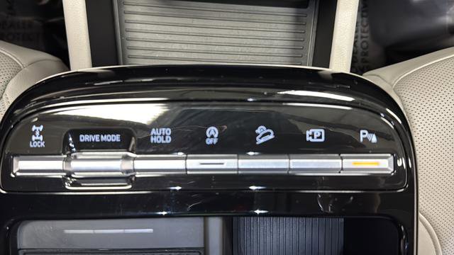 Used 2025 Hyundai Tucson Limited image 39