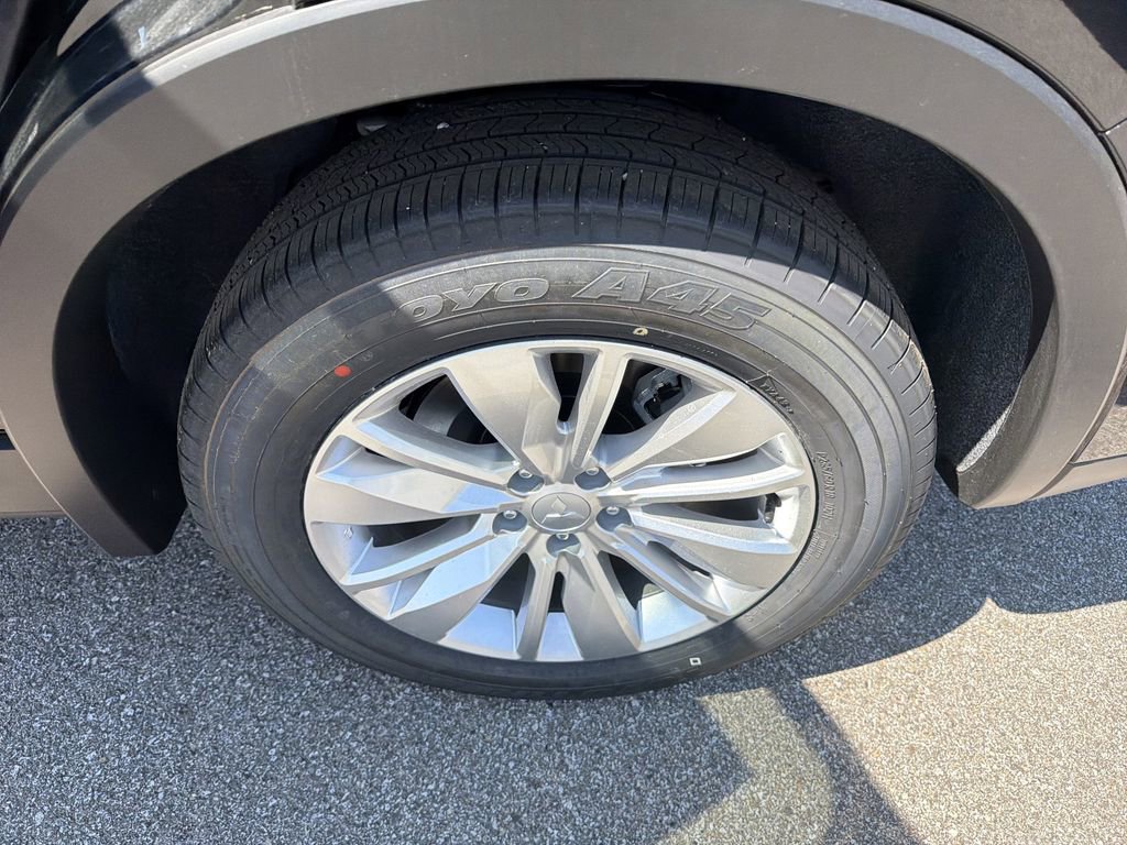 New 2026 Mitsubishi Outlander ES AWD/4WD image 12