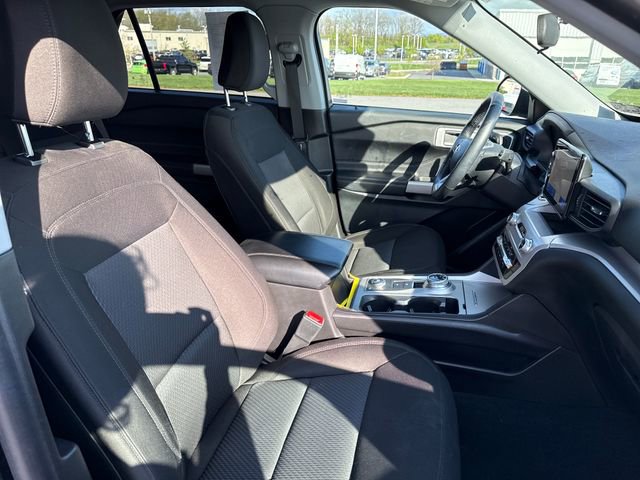 Used 2023 Ford Explorer XLT AWD/4WD image 13