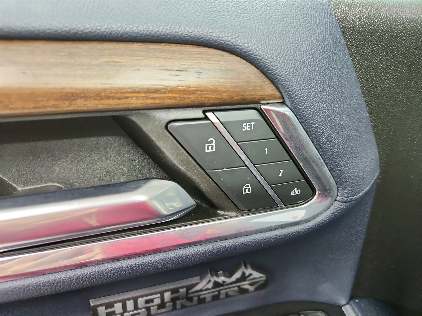 Used 2023 Chevrolet Silverado 1500 High Country w/ Technology Package image 21